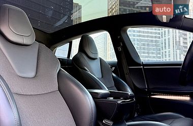 Ліфтбек Tesla Model S 2018 в Києві