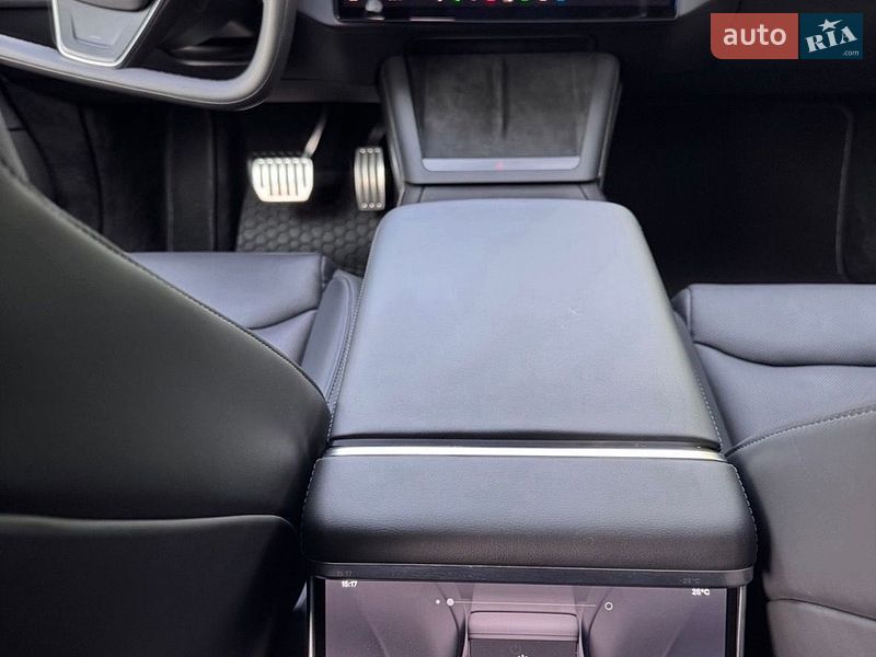 Лифтбек Tesla Model S 2022 в Киеве