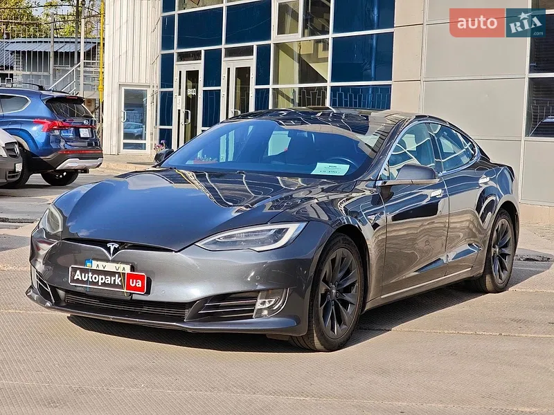 Tesla Model S 2018