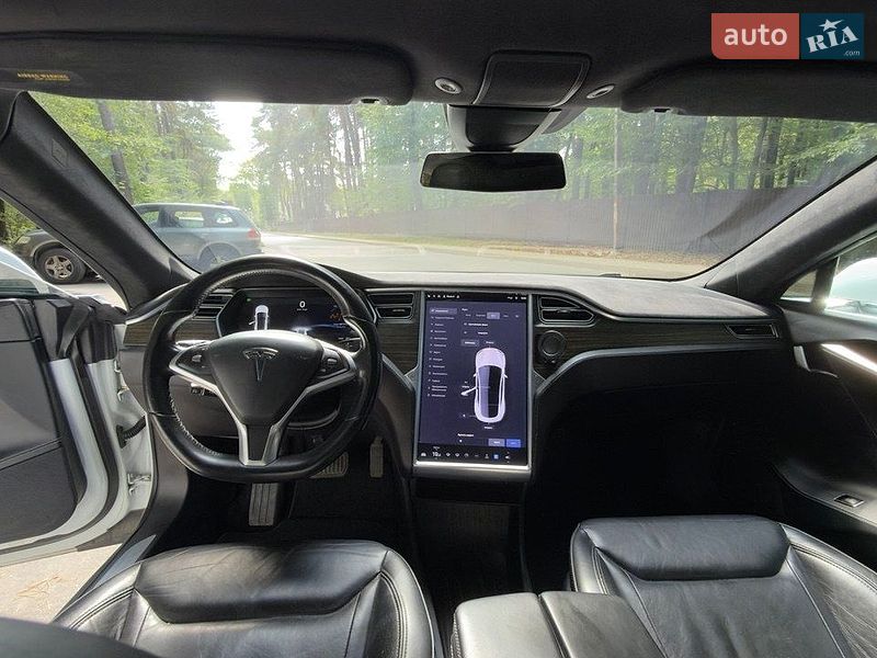 Ліфтбек Tesla Model S 2016 в Львові фото 8 Ліфтбек Tesla Model S 2016 в Львові