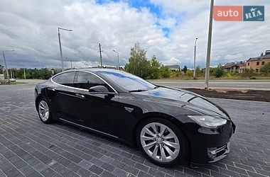 Лифтбек Tesla Model S 2016 в Виннице
