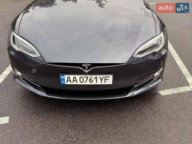 Tesla Model S 2020