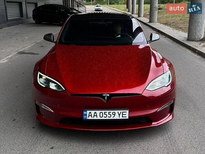 Лифтбек Tesla Model S 2024 в Киеве