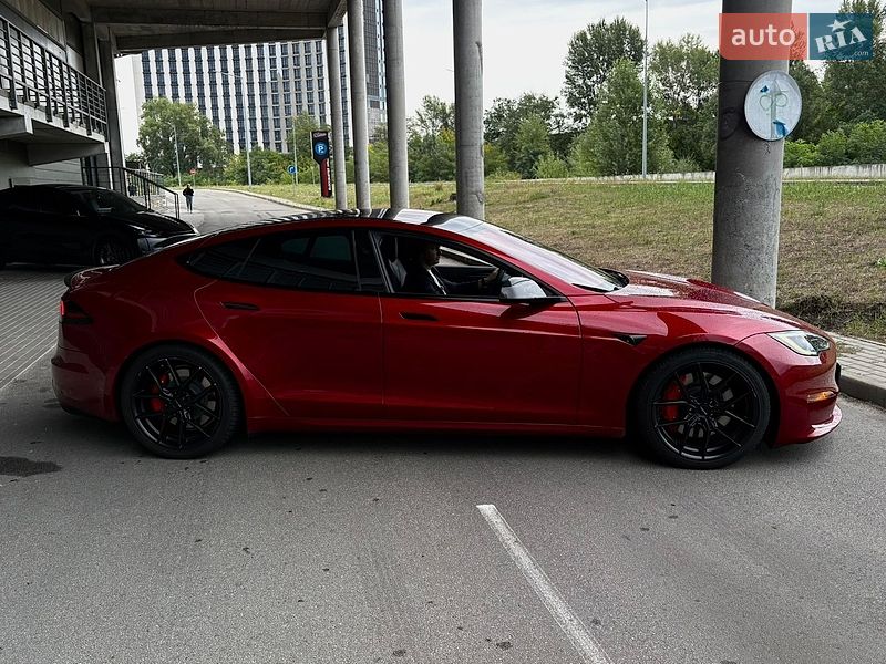 Лифтбек Tesla Model S 2024 в Киеве