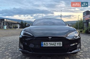 Лифтбек Tesla Model S 2019 в Тячеве