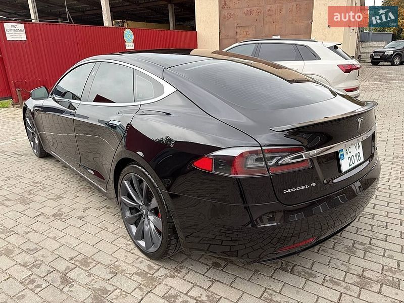 Лифтбек Tesla Model S 2016 в Владимире фото 8 Лифтбек Tesla Model S 2016 в Владимире