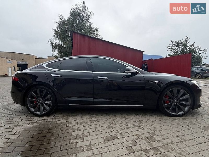 Лифтбек Tesla Model S 2016 в Владимире фото 6 Лифтбек Tesla Model S 2016 в Владимире