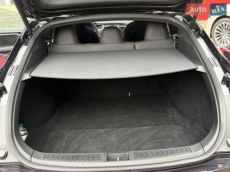 Лифтбек Tesla Model S 2016 в Владимире фото 15 Лифтбек Tesla Model S 2016 в Владимире
