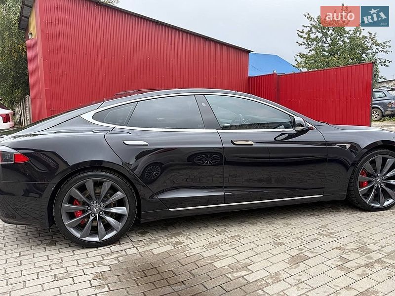 Лифтбек Tesla Model S 2016 в Владимире фото 12 Лифтбек Tesla Model S 2016 в Владимире