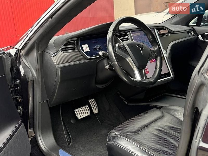 Лифтбек Tesla Model S 2016 в Владимире фото 16 Лифтбек Tesla Model S 2016 в Владимире