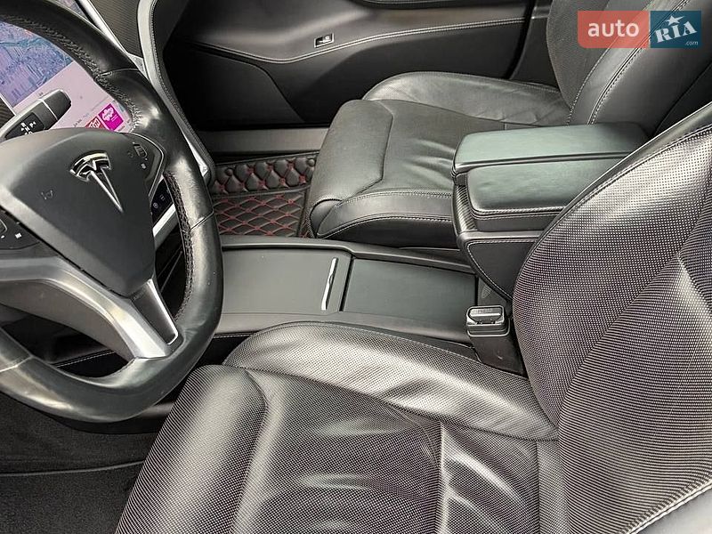Лифтбек Tesla Model S 2016 в Владимире фото 17 Лифтбек Tesla Model S 2016 в Владимире