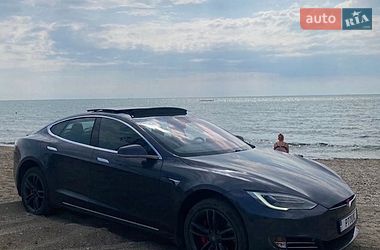 Лифтбек Tesla Model S 2016 в Виннице