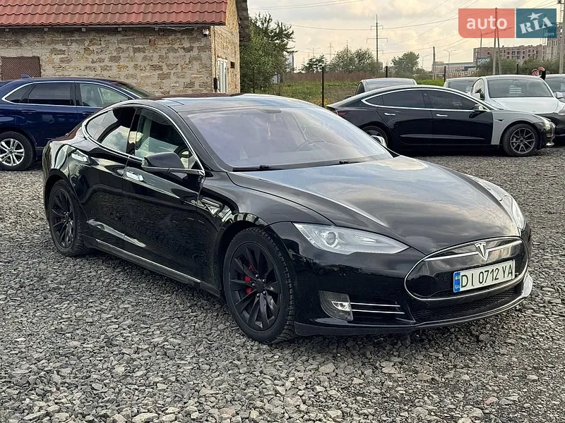 Tesla Model S 2013