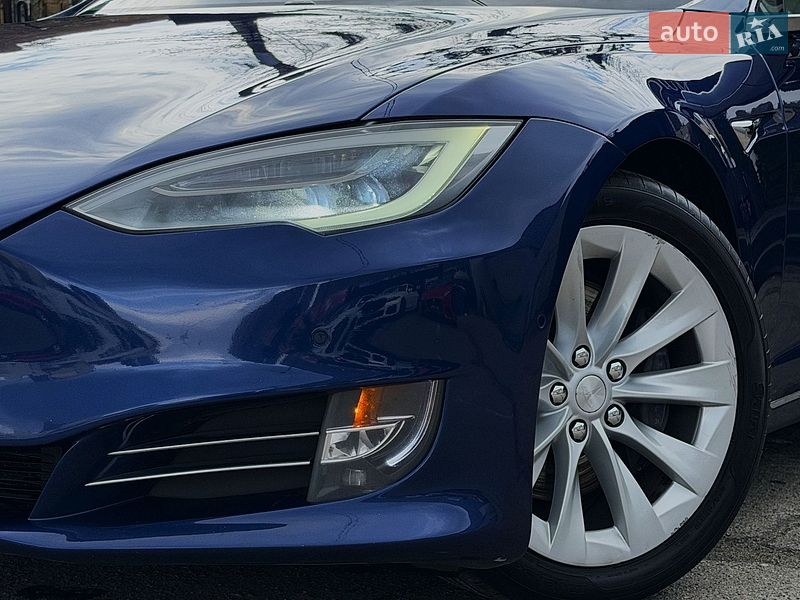 Ліфтбек Tesla Model S 2018 в Києві