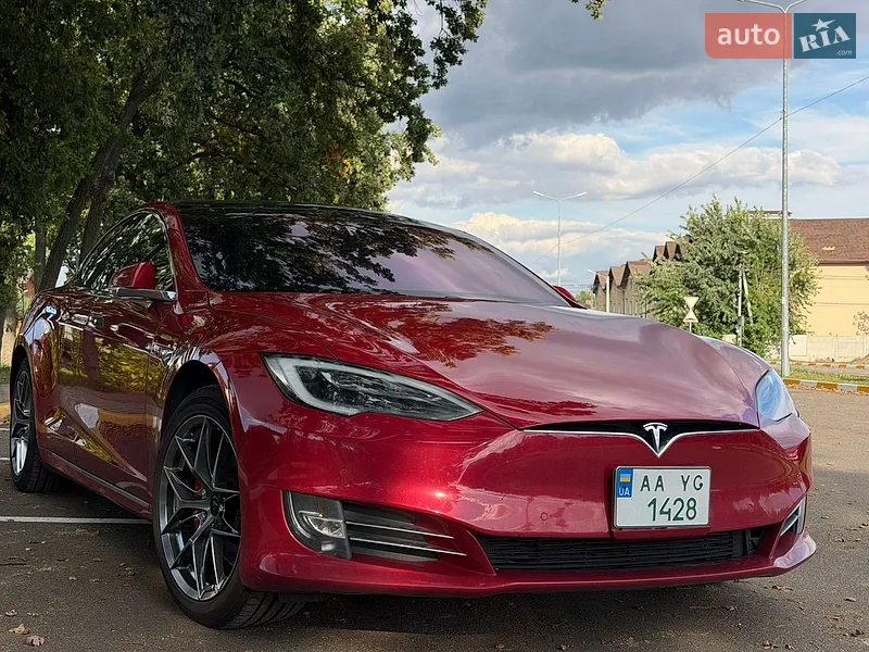 Tesla Model S 2019