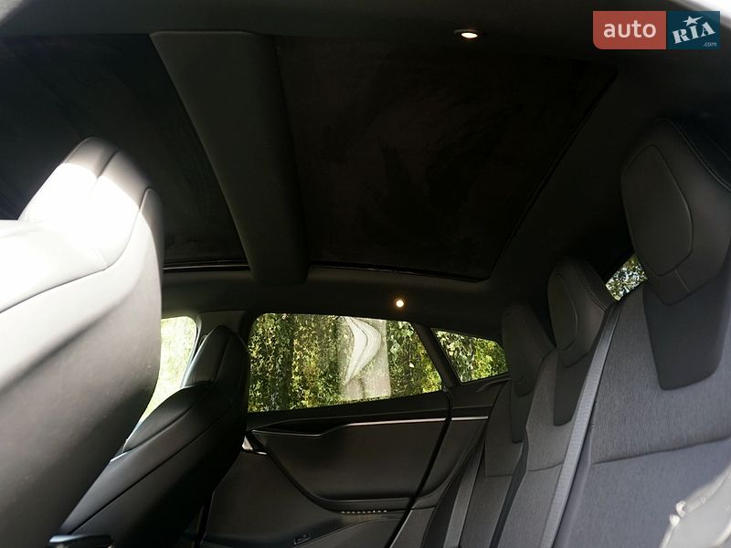 Лифтбек Tesla Model S 2018 в Черновцах фото 17 Лифтбек Tesla Model S 2018 в Черновцах