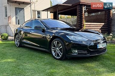 Ліфтбек Tesla Model S 2013 в Києві