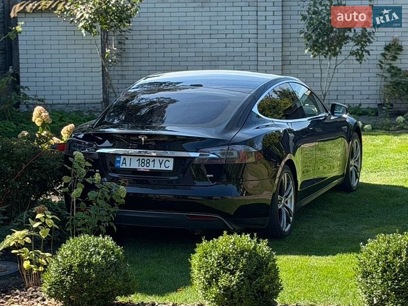 Лифтбек Tesla Model S 2013 в Киеве
