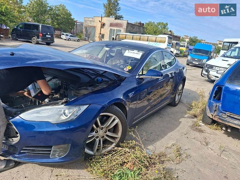 Ліфтбек Tesla Model S 2015 в Миколаєві фото Ліфтбек Tesla Model S 2015 в Миколаєві