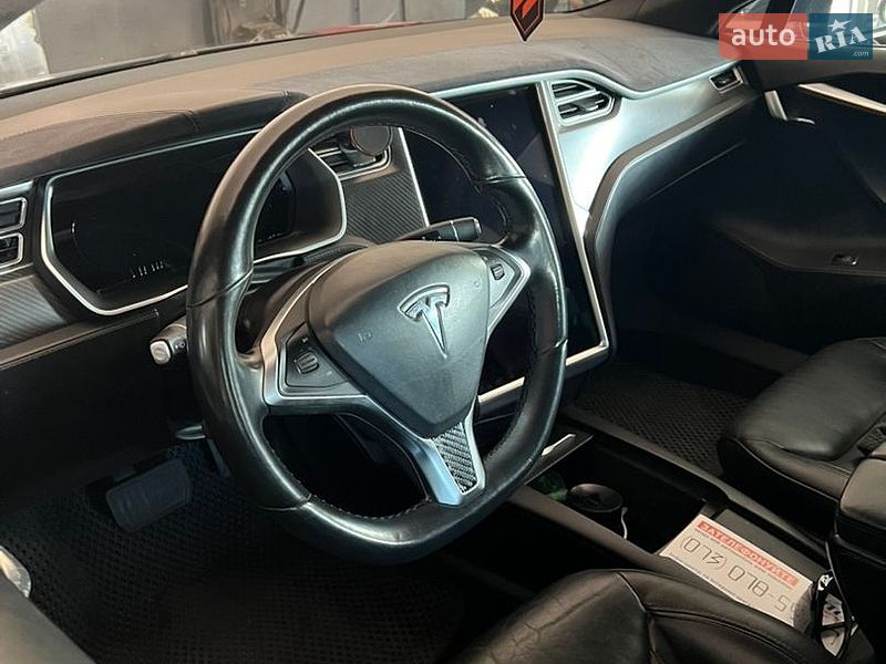 Ліфтбек Tesla Model S 2016 в Софіївській Борщагівці фото 42 Ліфтбек Tesla Model S 2016 в Софіївській Борщагівці