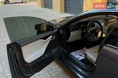 Лифтбек Tesla Model S 2015 в Ровно