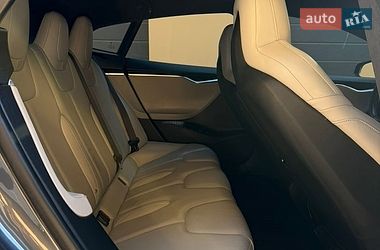 Лифтбек Tesla Model S 2015 в Ровно