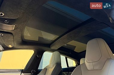 Лифтбек Tesla Model S 2015 в Ровно