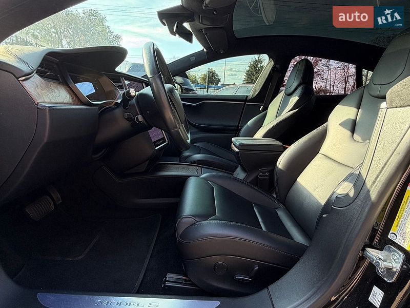 Ліфтбек Tesla Model S 2018 в Полтаві