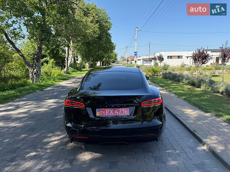 Лифтбек Tesla Model S 2023 в Ровно