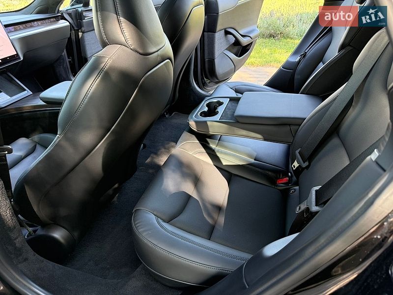 Лифтбек Tesla Model S 2023 в Ровно