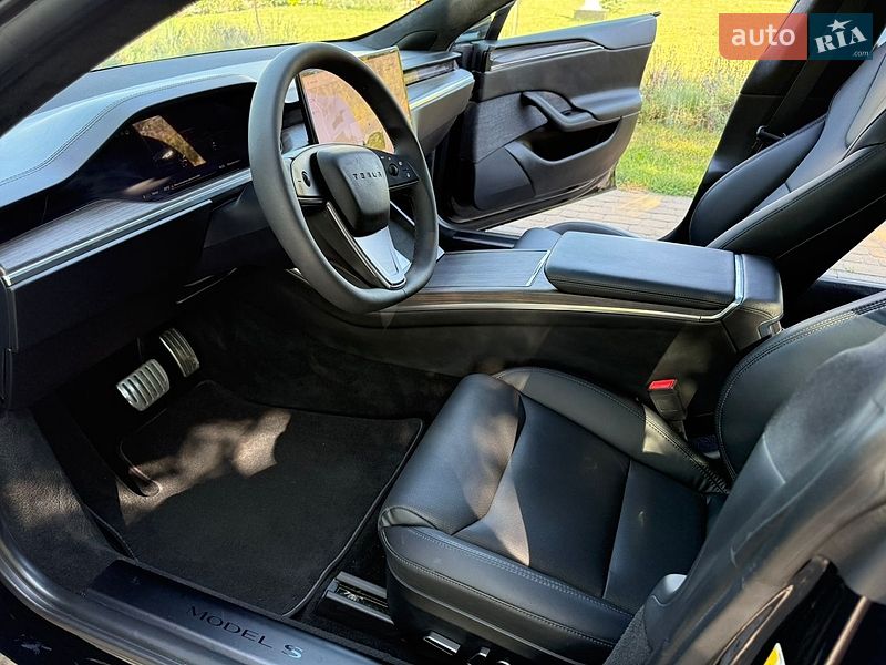Лифтбек Tesla Model S 2023 в Ровно