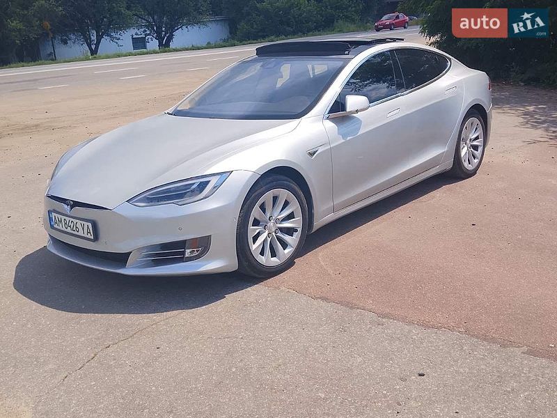 Tesla Model S 2016