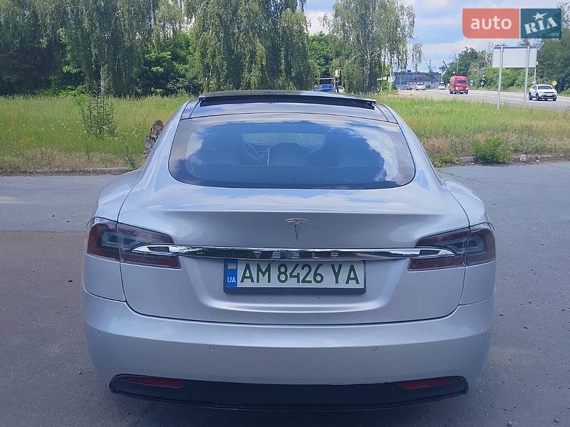 Лифтбек Tesla Model S 2016 в Житомире