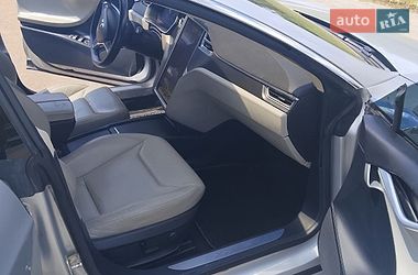 Лифтбек Tesla Model S 2016 в Житомире