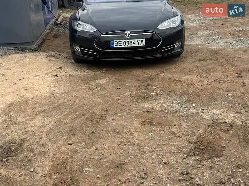 Ліфтбек Tesla Model S 2015 в Миколаєві фото Ліфтбек Tesla Model S 2015 в Миколаєві