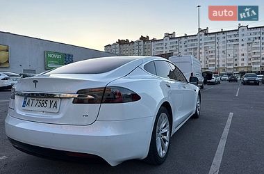 Ліфтбек Tesla Model S 2017 в Івано-Франківську