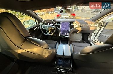 Ліфтбек Tesla Model S 2017 в Івано-Франківську