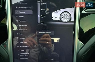 Ліфтбек Tesla Model S 2017 в Івано-Франківську