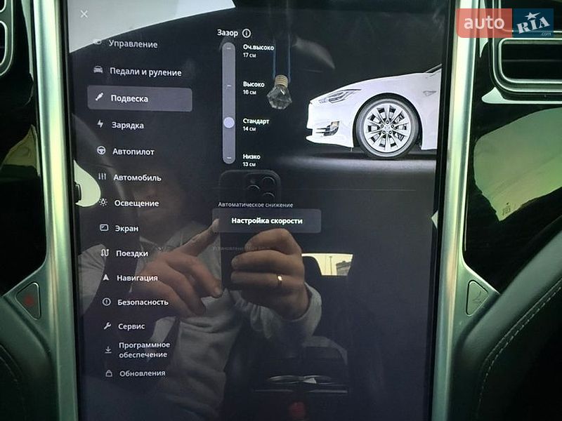 Ліфтбек Tesla Model S 2017 в Івано-Франківську