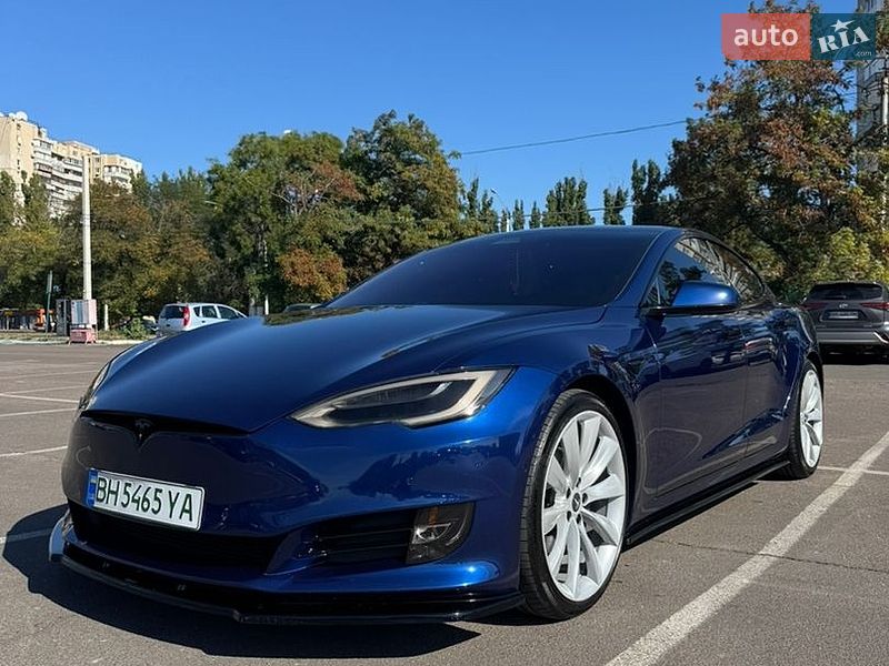Лифтбек Tesla Model S 2017 в Одессе
