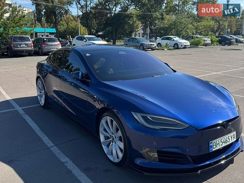 Лифтбек Tesla Model S 2017 в Одессе