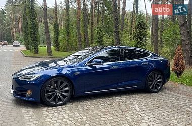 Ліфтбек Tesla Model S 2016 в Львові