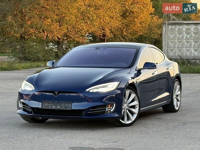 Лифтбек Tesla Model S 2016 в Ровно