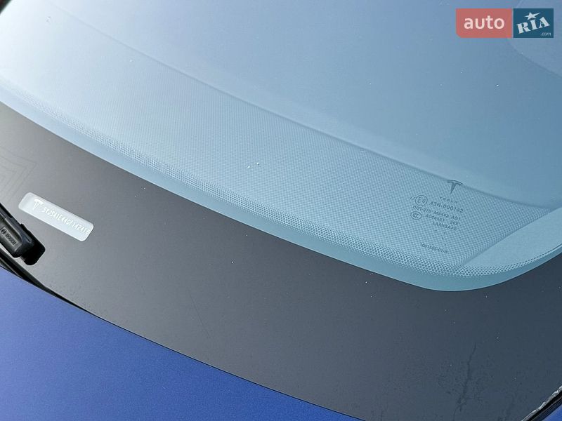 Лифтбек Tesla Model S 2016 в Ровно