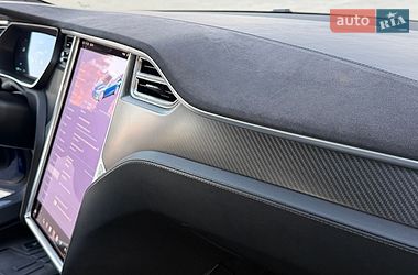 Лифтбек Tesla Model S 2016 в Ровно