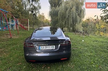 Лифтбек Tesla Model S 2015 в Киеве