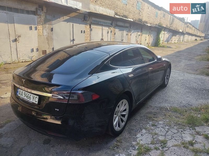 Ліфтбек Tesla Model S 2016 в Києві