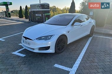 Лифтбек Tesla Model S 2015 в Белой Церкви