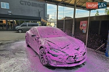 Ліфтбек Tesla Model S 2015 в Києві