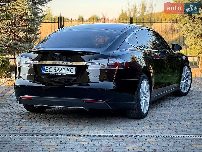 Лифтбек Tesla Model S 2013 в Дрогобыче